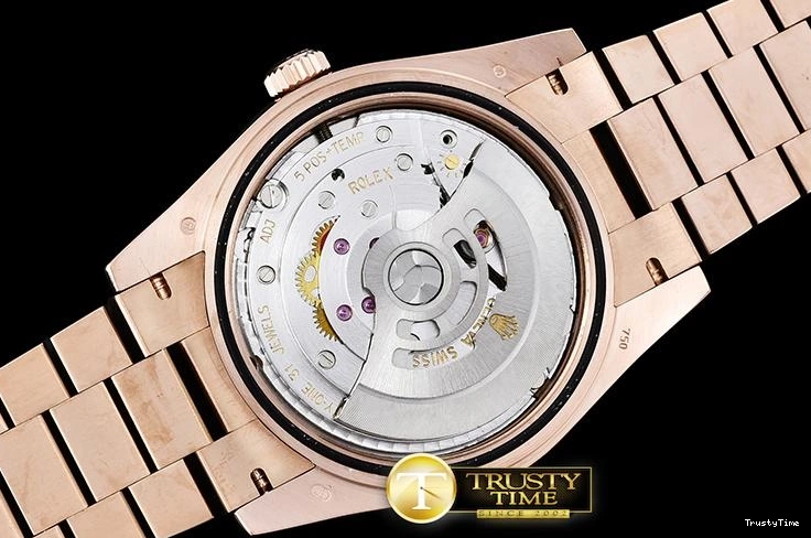 0306 RDD0208A – DayDate 40mm FlexibleFit 680